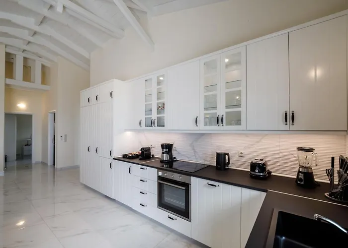 Manazil Mani - Luxury * Stoupa